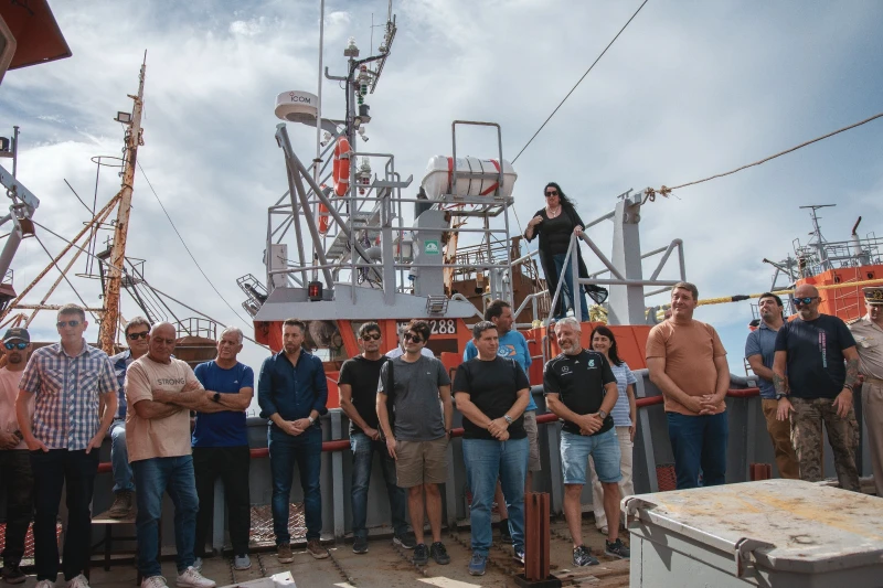  Biss acompañó la botadura del buque pesquero "Don Omar"