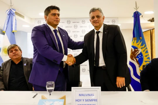 YPF y Santa Cruz acuerdan el traspaso de áreas convencionales