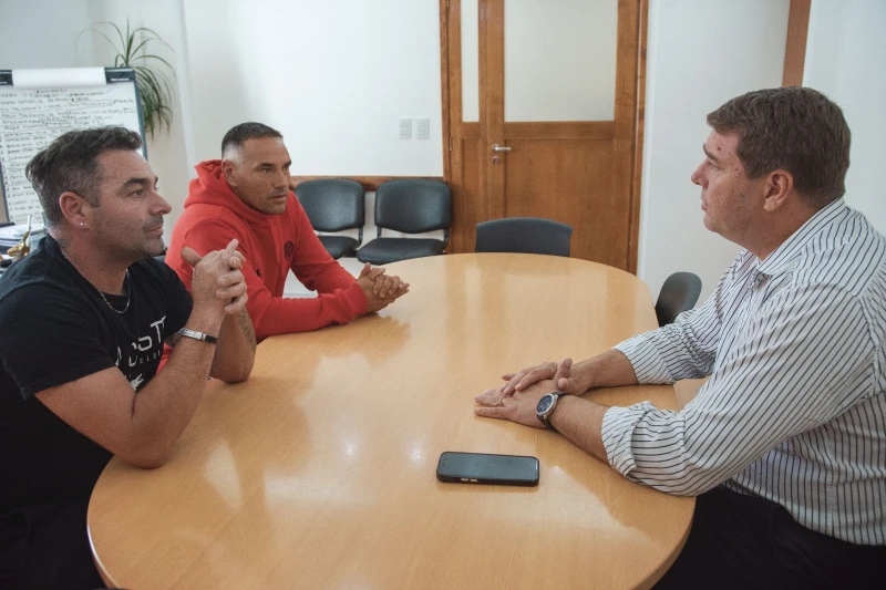 Biss se reúne con emprendedores para impulsar parque recreativo en Rawson