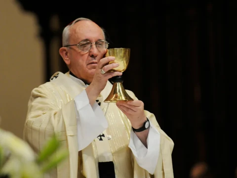 Empresarios lamentan la muerte del Papa Francisco y destacan su legado social y humano