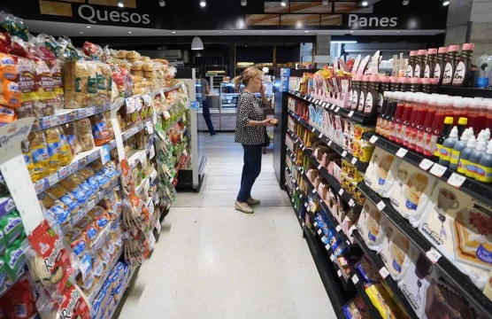 Leve repunte del consumo con señales mixtas en las categorías clave