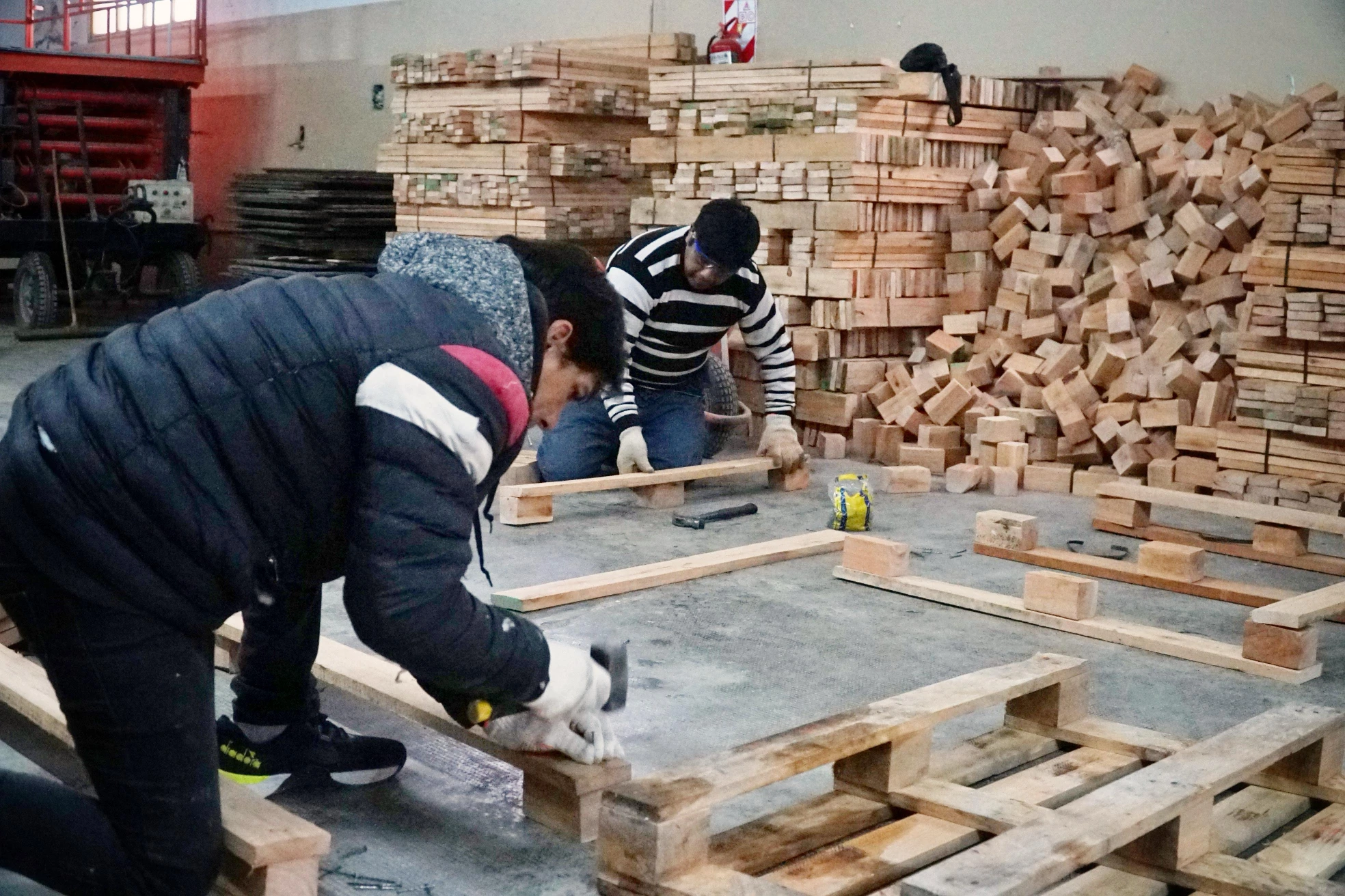 Rawson capacita para la futura fábrica de adoquines