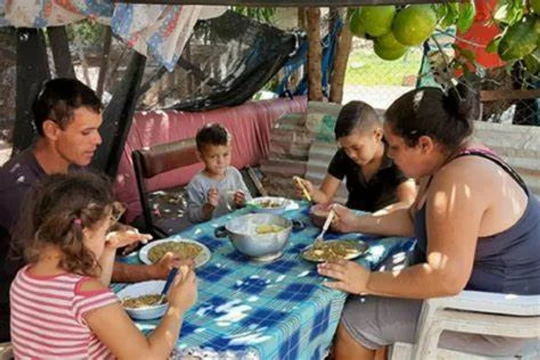 Desafío para las mesas familiares: verduras y frutas más baratas y carnes por las nubes