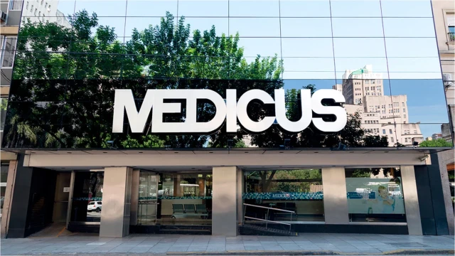 Condenan a Medicus a devolver aumentos no autorizados a sus afiliados