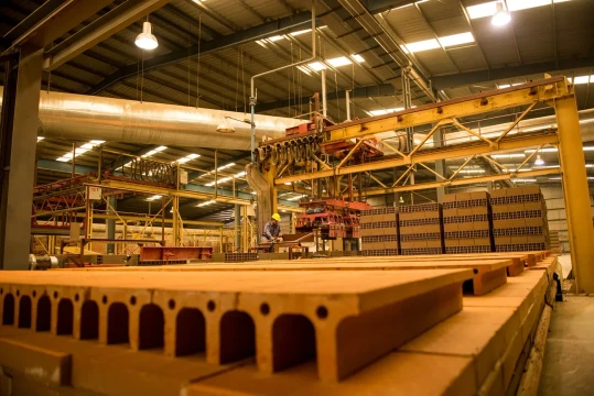 La actividad industrial creció 12%