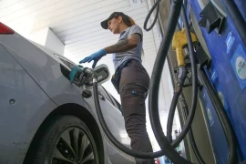 Se frenó la venta de combustibles y cayó 1,16% en julio