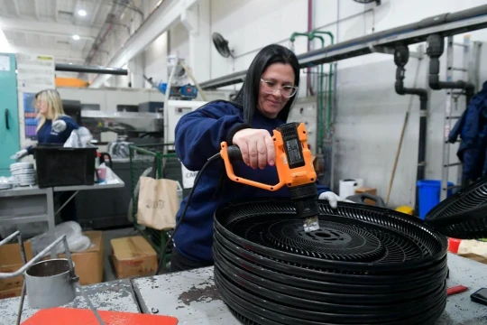 Afirman que la economía tuvo un rebote en agosto pero prevén un escenario “desafiante” hacia adelante