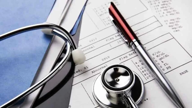 Advierten que cada vez más gente con patologías deja de pagar la prepaga y vuelve al hospital público