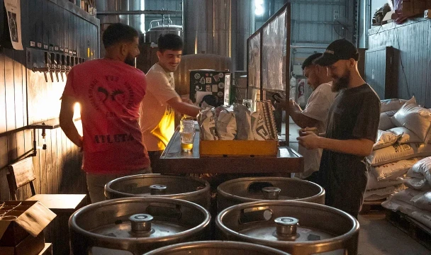 El exitoso negocio estadounidense de la cerveza artesanal, amenazado por los aranceles de Donald Trump