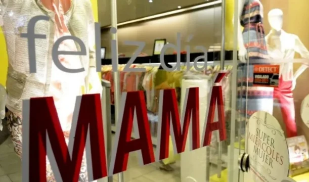 Día la Madre: los argentinos le escaparon a las cuotas por las altas tasas de interés