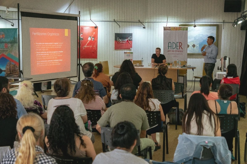 Amplia participación en "ADER en tu Mesa"