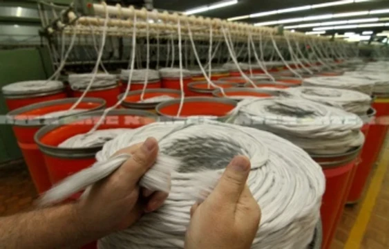 Las Pymes textiles suman otra baja: una fábrica de hilados suspendió a 200 obreros por dos meses
