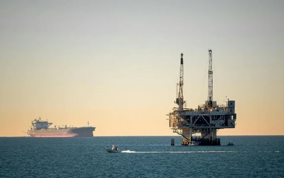 El conflicto en Medio Oriente dispara el crudo y reabre el debate sobre la inflación