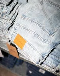 Marca de denim premium estadounidense desembarca en la Argentina con una inversión millonaria