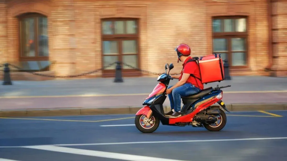 Crecen las deudas de los trabajadores con las aplicaciones de delivery