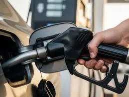 La venta de combustibles volvió a caer en agosto