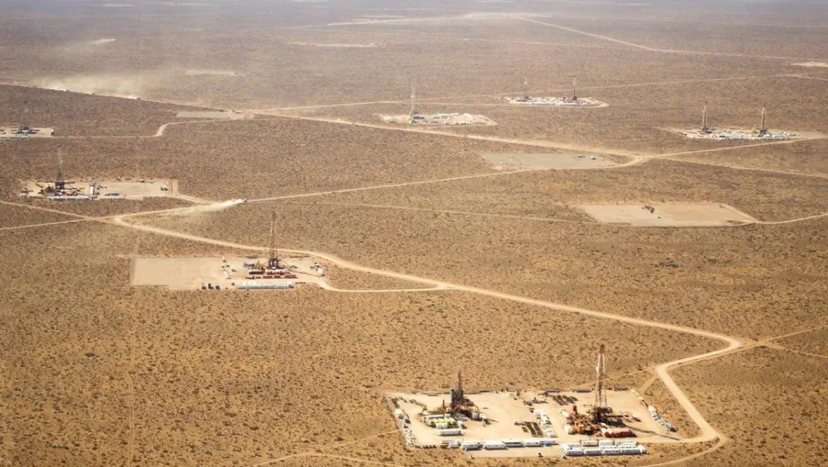 Las petroleras de Vaca Muerta acuerdan con Neuquén adelantar US$154,5 millones para obras en rutas