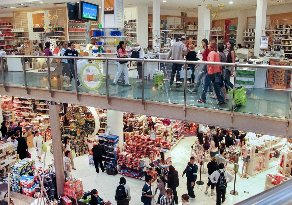 El consumo privado cayó 0,6% en abril