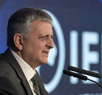 Horacio Marín dijo que YPF no tocará el precio de los combustibles